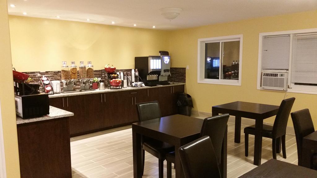 Parkway Motel & European Lodges Pincher Creek Buitenkant foto